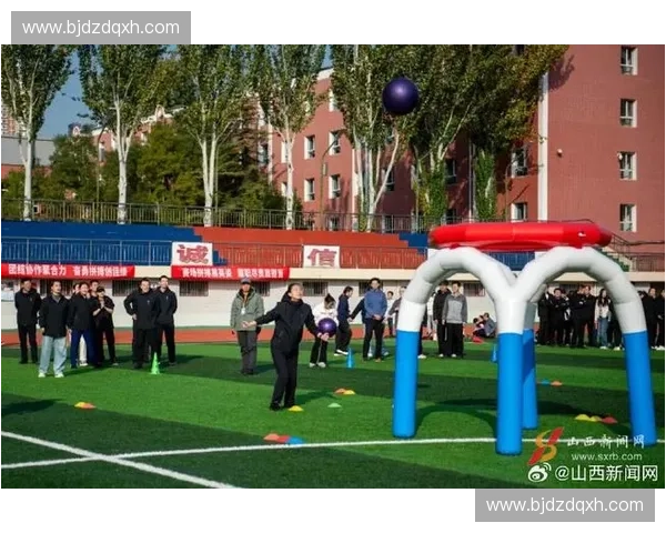 赛场激情四溢,激烈对决点燃全场气氛,运动员奋力拼搏展现极限挑战