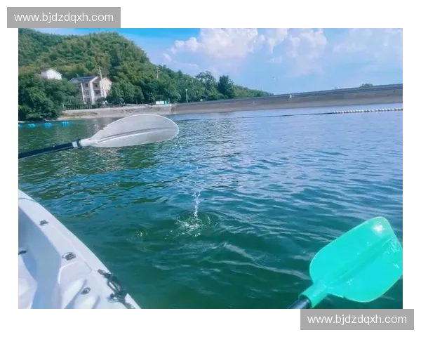 漂流探险：探索未知水域与自然奇观的神秘之旅